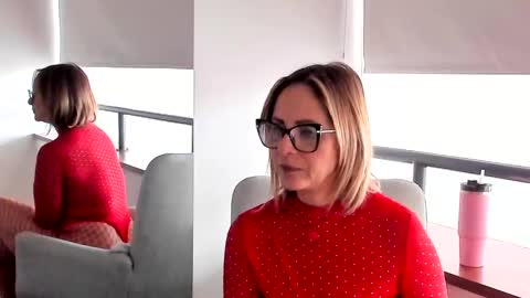 Snapshot of janeturner chatting on 7, 2, 2025 JANE TURNER MILF online show from 7, 2, 2025