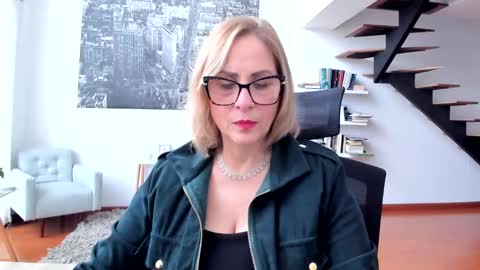 Snapshot of janeturner chatting on 6, 3, 2025 JANE TURNER MILF online show from 6, 3, 2025