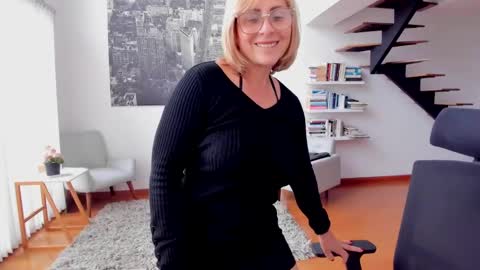 Snapshot of janeturner chatting on 2, 10, 2025 JANE TURNER MILF online show from 2, 10, 2025