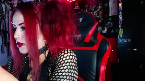 Snapshot of janna_ink chatting on 7, 1, 2025      online show from 7, 1, 2025