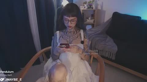 Snapshot of janne_maybe chatting on 3, 3, 2026 jmaybe e online show from 3, 3, 2026