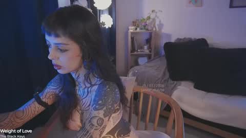 Snapshot of janne_maybe chatting on 28, 3, 2026 jmaybe e online show from 28, 3, 2026