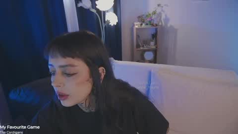 Snapshot of janne_maybe chatting on 10, 4, 2026 jmaybe e online show from 10, 4, 2026