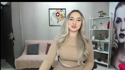 Snapshot of jaquelinlaurent chatting on 9, 3, 2026 JaquelinLaurent online show from 9, 3, 2026