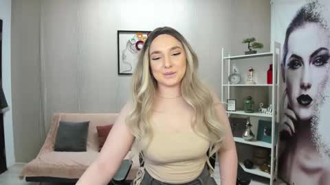 Snapshot of jaquelinlaurent chatting on 18, 3, 2026 JaquelinLaurent online show from 18, 3, 2026