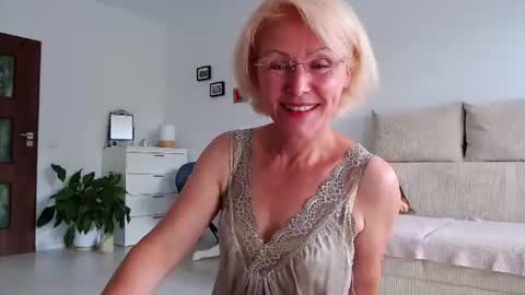 Snapshot of jasmin18v chatting on 4, 7, 2026 Jasmin room for people 40 online show from 4, 7, 2026
