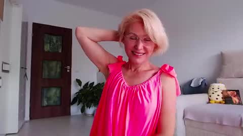 Snapshot of jasmin18v chatting on 9, 7, 2026 Jasmin room for people 40 online show from 9, 7, 2026