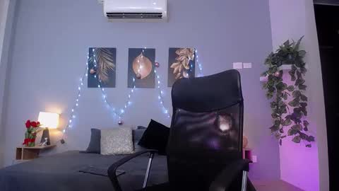 Snapshot of jasminecampbell chatting on 16, 12, 2024 Instagram jasminecampbell1 online show from 16, 12, 2024