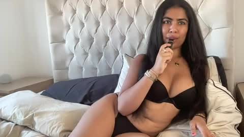 Snapshot of jasminefoxx_ chatting on 9, 7, 2026 Jasmine Fox online show from 9, 7, 2026