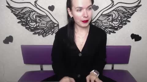 JasmineKouch online show from 13, 10, 2025