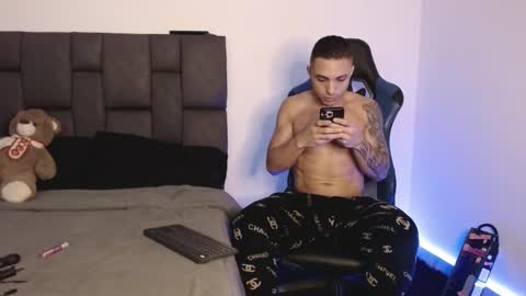 Snapshot of javiercarrera222 chatting on 8, 2, 2025 Javier online show from 8, 2, 2025