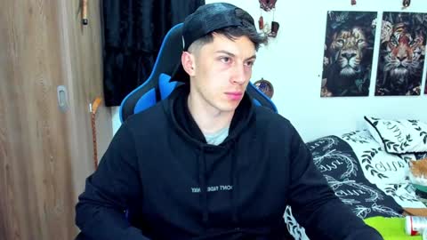 Javier online show from 4, 12, 2024