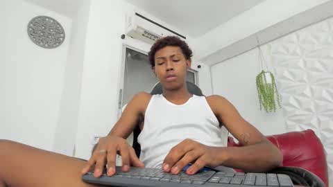Snapshot of jax_maliq chatting on 5, 10, 2025 jax_maliq online show from 5, 10, 2025