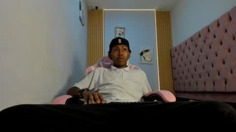 Snapshot of jax_maliq chatting on 7, 10, 2025 jax_maliq online show from 7, 10, 2025