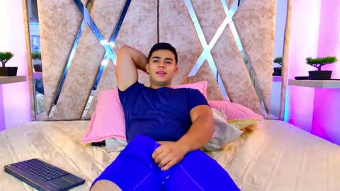 Snapshot of jayd_muscle chatting on 18, 12, 2025 jayd_muscle online show from 18, 12, 2025