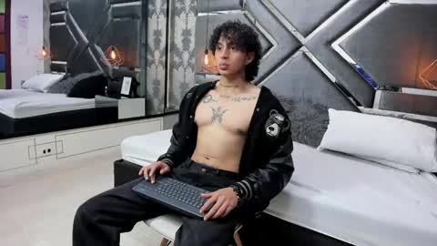 Snapshot of jaytaylorr chatting on 21, 4, 2026 Jay Taylor online show from 21, 4, 2026