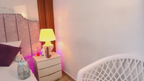 Jazmin online show from 1, 11, 2025