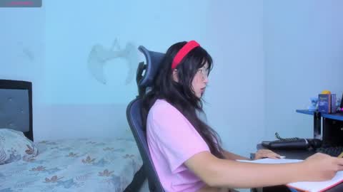 Snapshot of jazmin_blue_ chatting on 22, 12, 2024 Jazmin online show from 22, 12, 2024