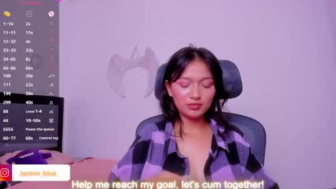 Snapshot of jazmin_blue_ chatting on 2, 1, 2025 Jazmin online show from 2, 1, 2025