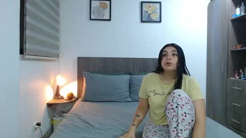 Snapshot of jazmin_dharius chatting on 12, 4, 2026 Jazmin and Scarlett online show from 12, 4, 2026