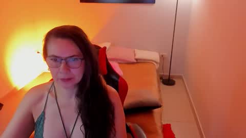 Snapshot of jazmin_steele chatting on 1, 4, 2026 Jazmin online show from 1, 4, 2026