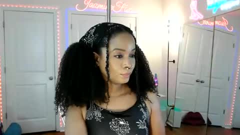 Snapshot of jazminefox chatting on 5, 5, 2026 Jazmine Fox online show from 5, 5, 2026