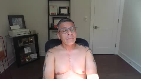 Snapshot of jc1971 chatting on 4, 5, 2026 jc1971 online show from 4, 5, 2026