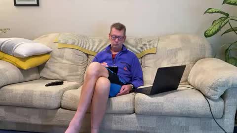 Snapshot of jcar57 chatting on 27, 10, 2025 Jon online show from 27, 10, 2025