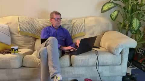 Snapshot of jcar57 chatting on 18, 11, 2025 Jon online show from 18, 11, 2025