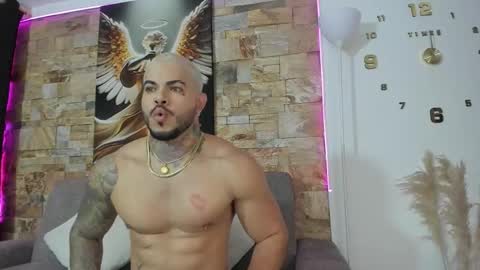 Jean  axelcrow       Modelo Independiente online show from 5, 2, 2026