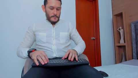 Jeanpiere online show from 6, 3, 2026