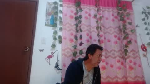 Snapshot of jeans_and_emma chatting on 9, 3, 2025 jeans_and_emma online show from 9, 3, 2025