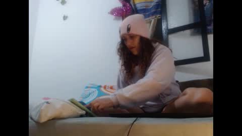 Snapshot of jeans_and_emma chatting on 5, 10, 2025 jeans_and_emma online show from 5, 10, 2025