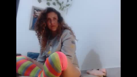 Snapshot of jeans_and_emma chatting on 11, 10, 2025 jeans_and_emma online show from 11, 10, 2025