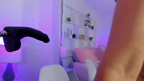 Snapshot of jehnmorris chatting on 13, 4, 2026 Jehn online show from 13, 4, 2026