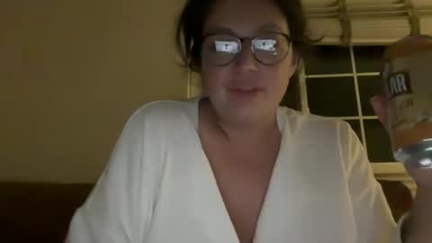 Snapshot of jellybeanin chatting on 9, 12, 2024 Jelli online show from 9, 12, 2024