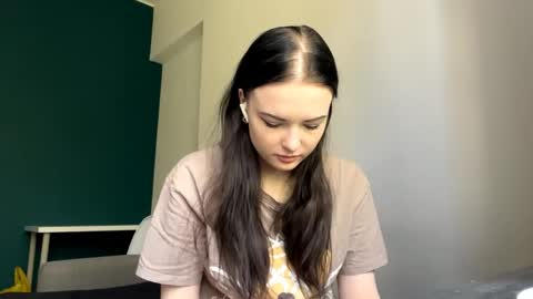 Snapshot of jenemaiava chatting on 27, 4, 2026 Luna online show from 27, 4, 2026