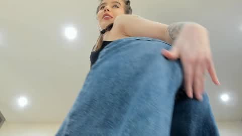 Snapshot of jenie_fire chatting on 5, 3, 2026 Dolly online show from 5, 3, 2026