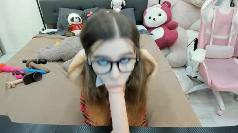 Snapshot of jenie_fire chatting on 7, 4, 2026 Dolly online show from 7, 4, 2026