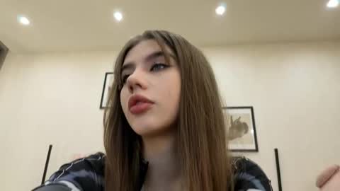 Snapshot of jenie_fire chatting on 15, 4, 2026 Dolly online show from 15, 4, 2026