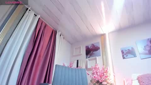 Snapshot of jenie_fire_ chatting on 25, 9, 2025 Angie online show from 25, 9, 2025