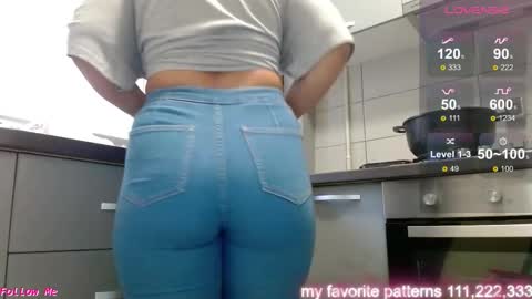 Snapshot of jeniffer1313 chatting on 15, 10, 2025 jen online show from 15, 10, 2025
