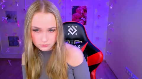Snapshot of jeniffer_reed chatting on 10, 5, 2026 Jenny online show from 10, 5, 2026