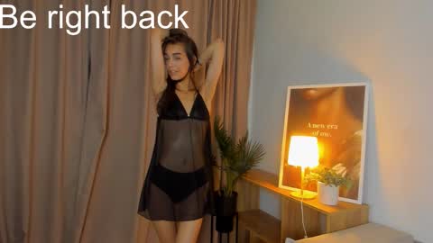 Snapshot of jenifferr_star chatting on 8, 10, 2025 Elli online show from 8, 10, 2025