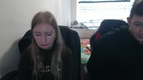 JenisAndPeter online show from 4, 10, 2025