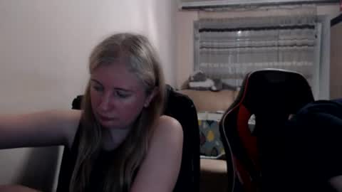 Snapshot of jenisandpeter chatting on 13, 6, 2026 JenisAndPeter online show from 13, 6, 2026