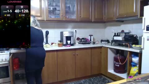Snapshot of jennadeluxe chatting on 25, 4, 2026 Jenna online show from 25, 4, 2026