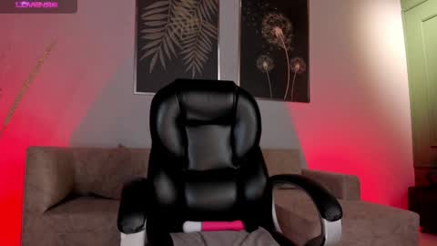 Snapshot of jennaolson chatting on 4, 2, 2025 Jenna Olson online show from 4, 2, 2025