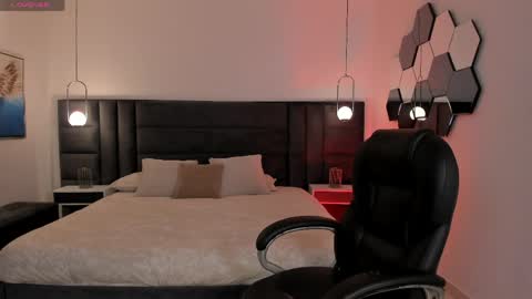 Jenna Olson  online show from 8, 4, 2026