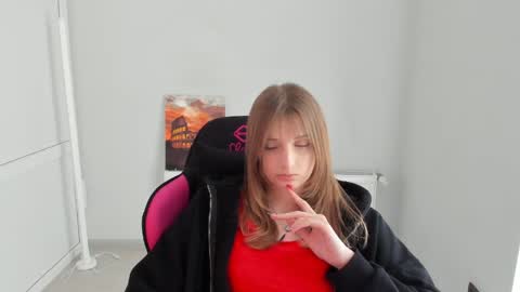 Snapshot of jenniestar chatting on 9, 4, 2026 Karla online show from 9, 4, 2026